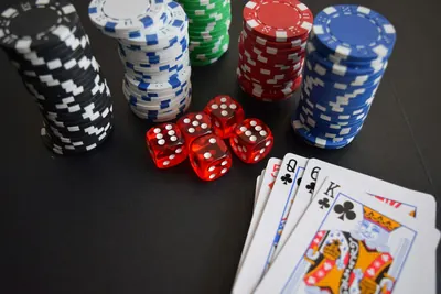 哪些线上扑克机器人最适合提高现金游戏胜率
