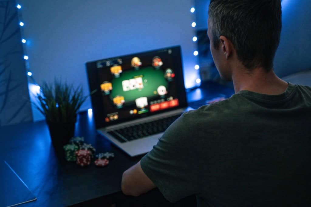Poker bot safety risks: Safe online poker environment with dedicated hardware setup